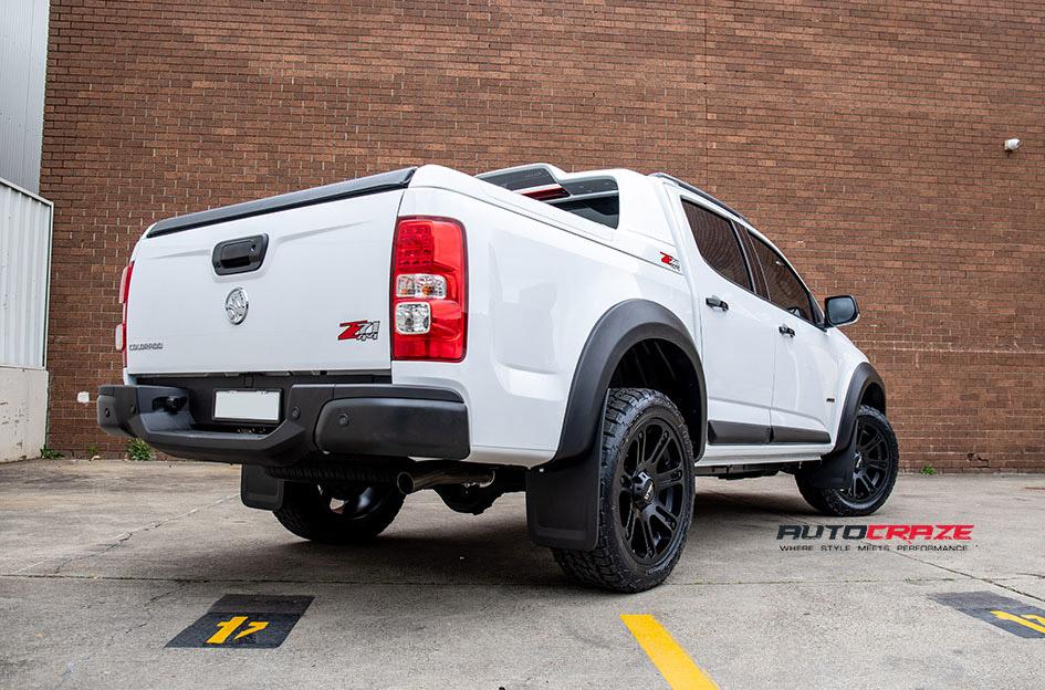 HOLDEN COLORADO HE904 SATIN BLACK